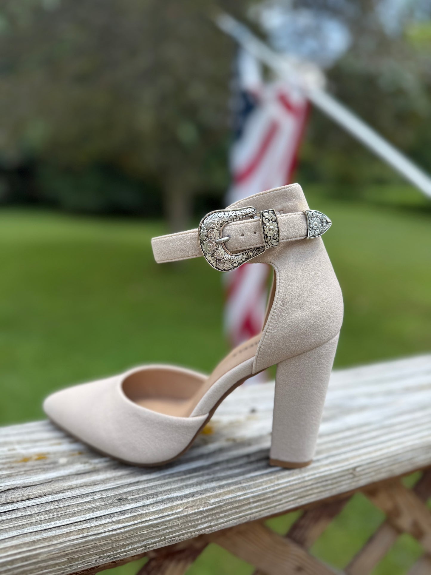 NUDE SEUDE Closed toe heel with buckle no leather just as pictured!