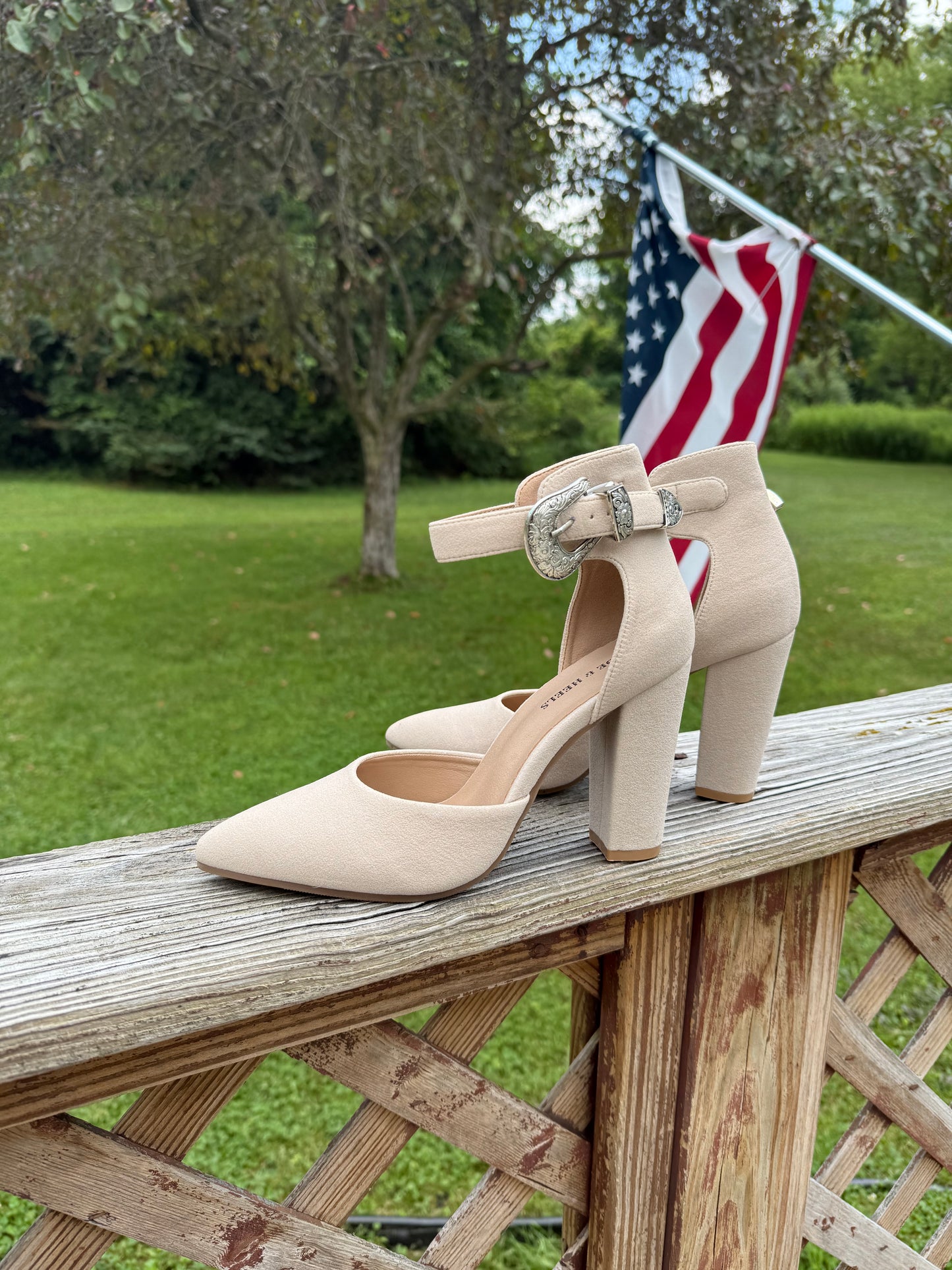 NUDE SEUDE Closed toe heel with buckle no leather just as pictured!