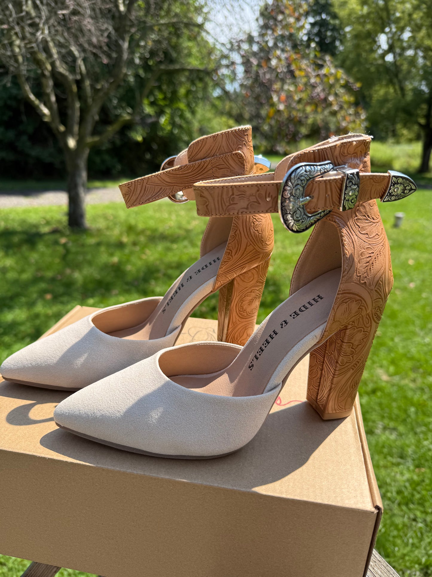 New embossed closed toe heels