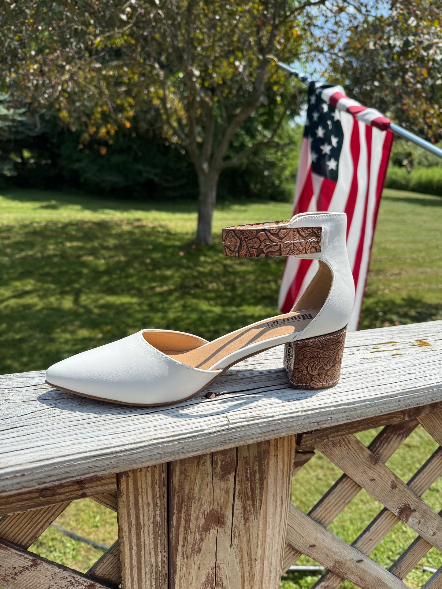 Short closed toe heels