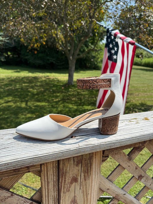 Short closed toe heels