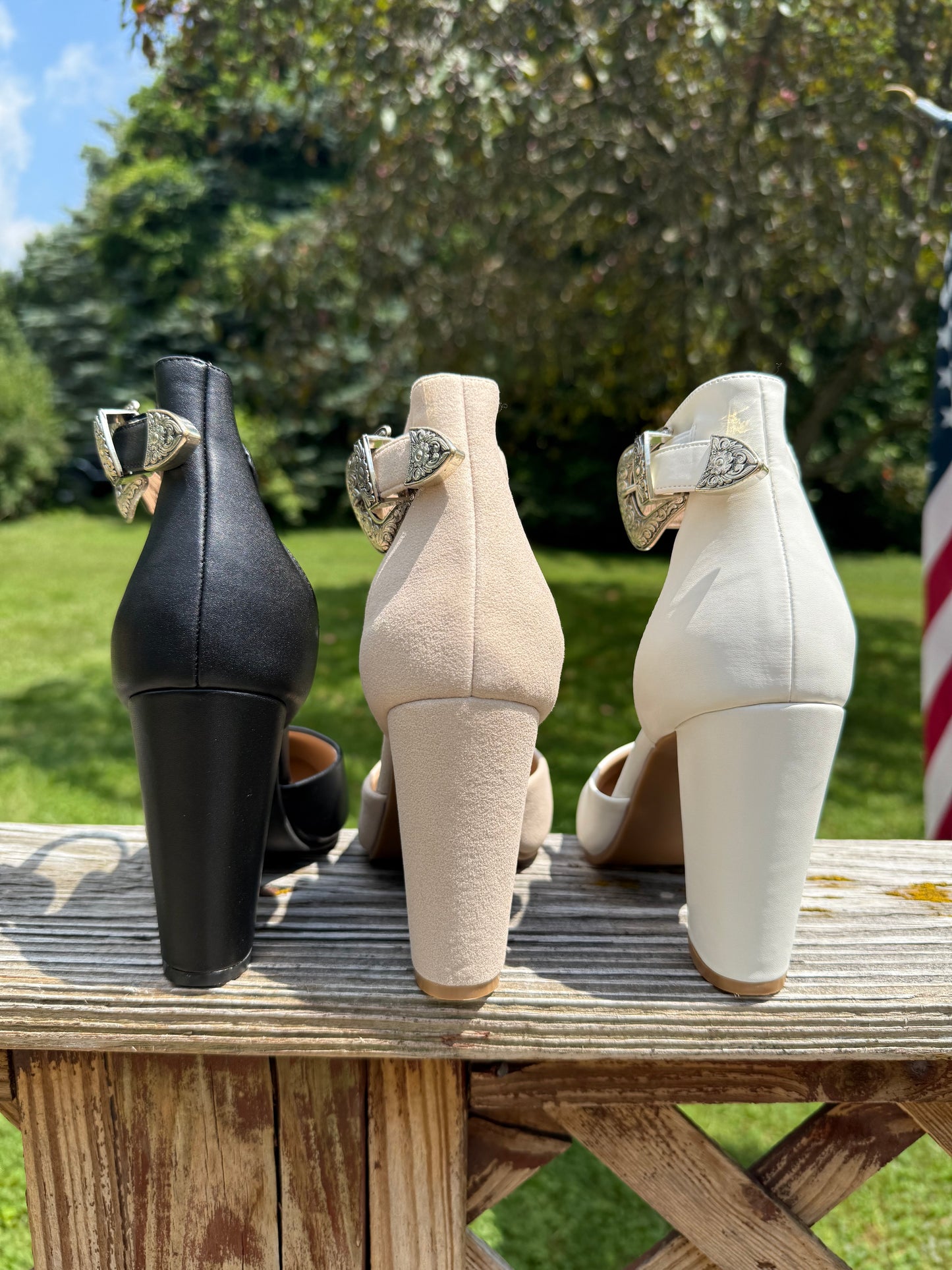 NUDE SEUDE Closed toe heel with buckle no leather just as pictured!