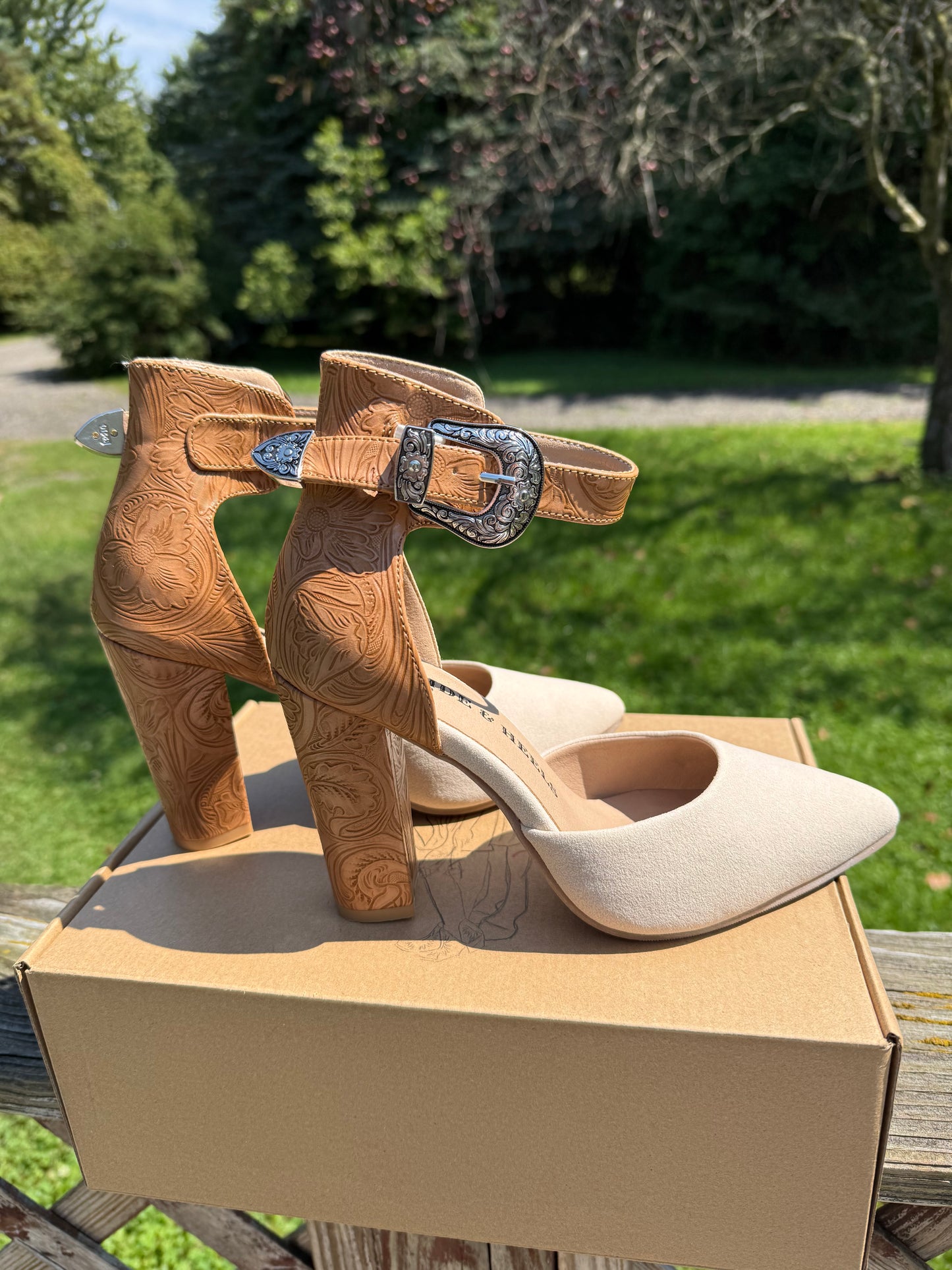 New embossed closed toe heels