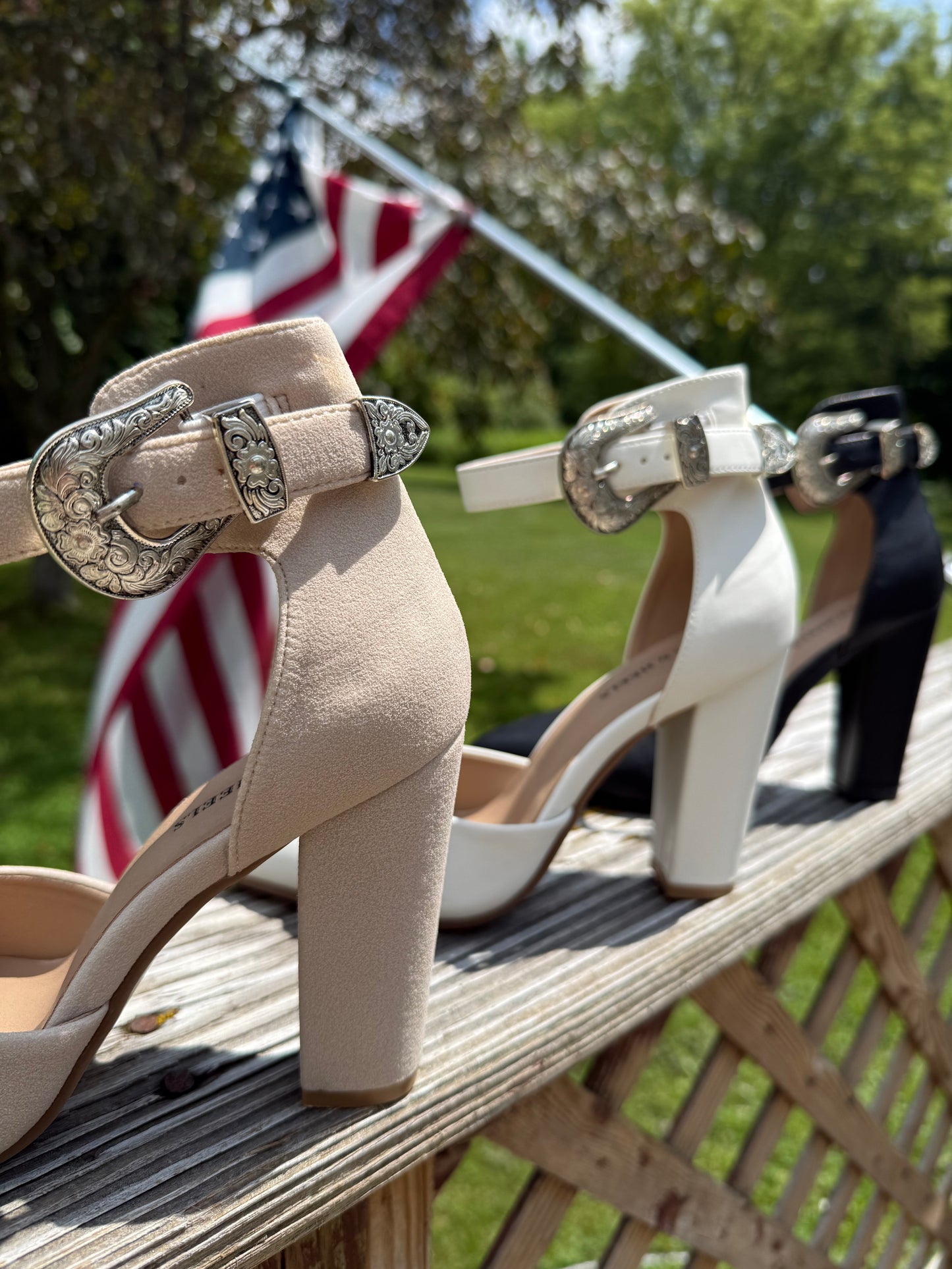 NUDE SEUDE Closed toe heel with buckle no leather just as pictured!