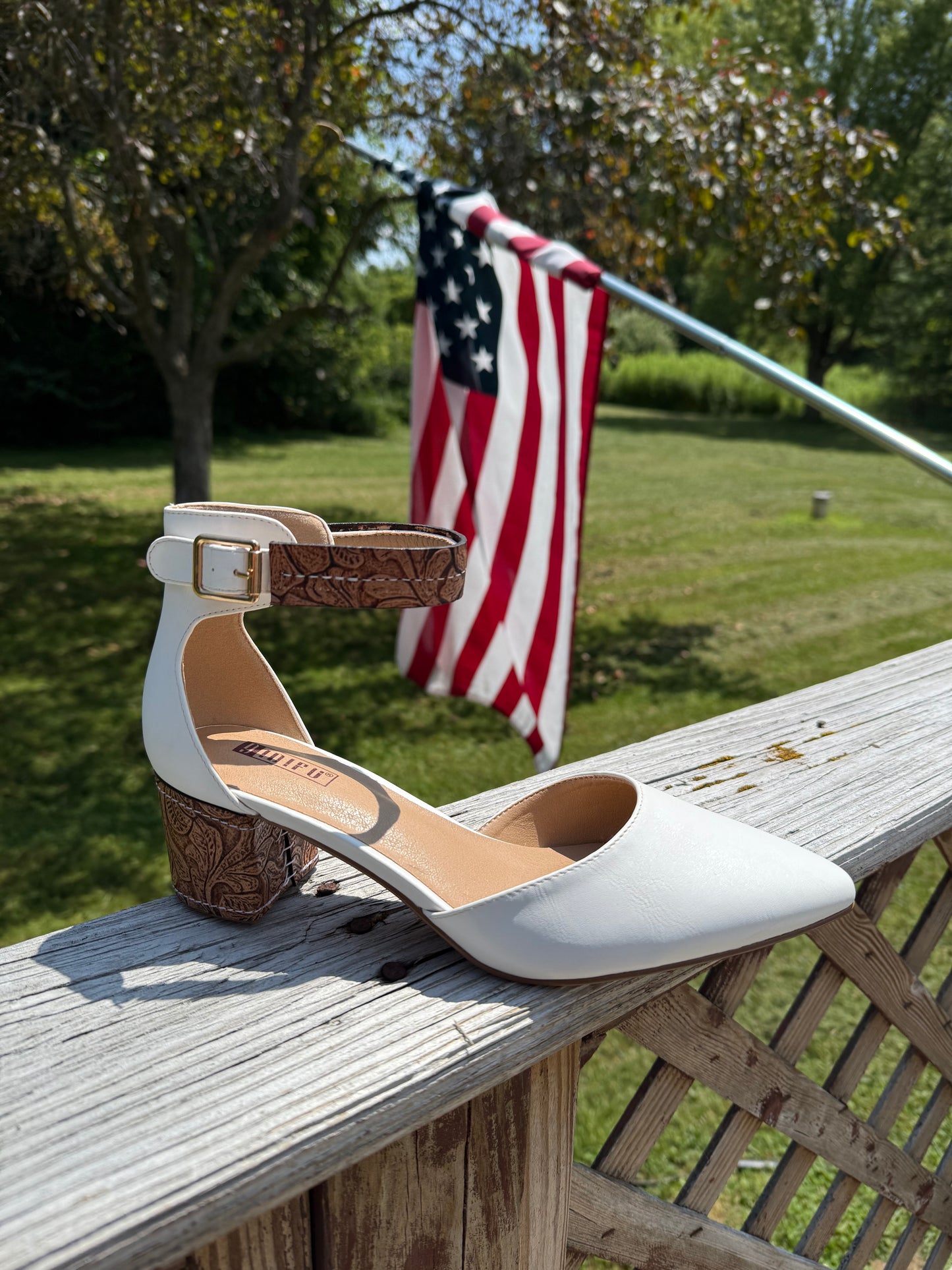 Short closed toe heels