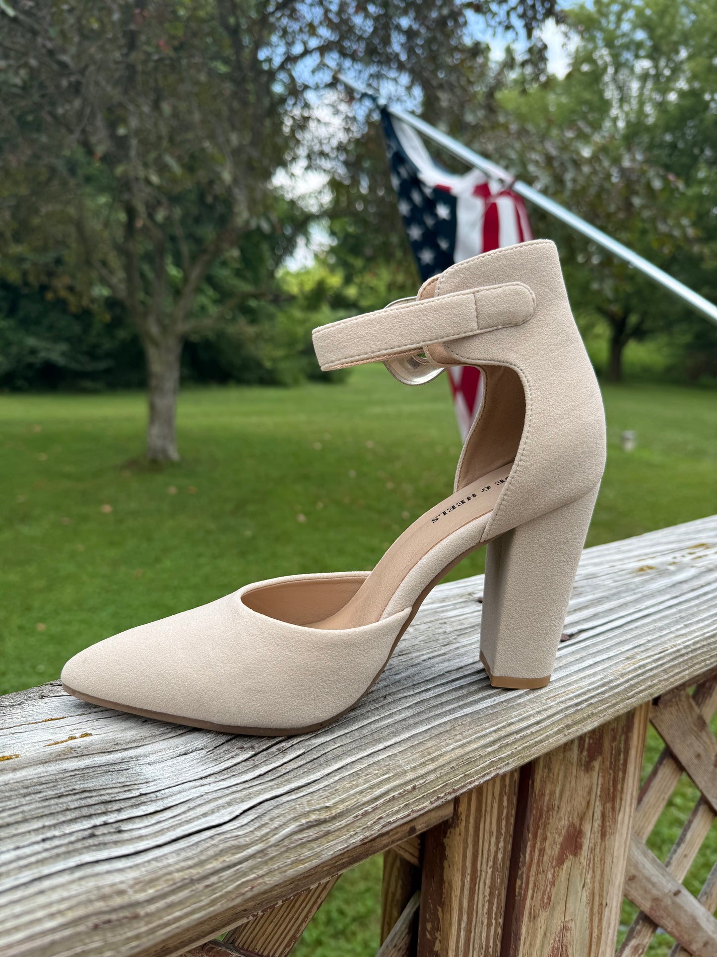 NUDE SEUDE Closed toe heel with buckle no leather just as pictured!