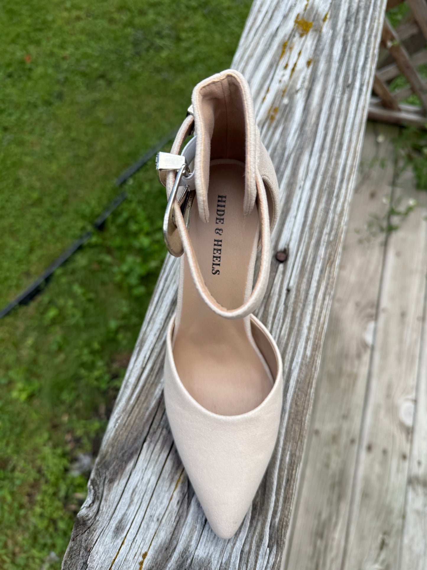 NUDE SEUDE Closed toe heel with buckle no leather just as pictured!